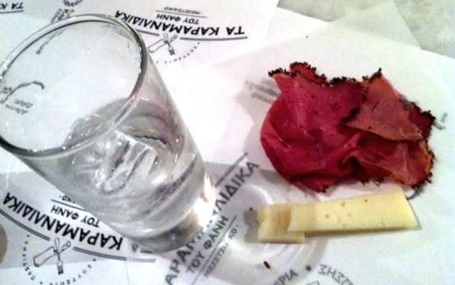 Karamanlidika-tsipouraki-apo-th-Naousa-kai-2-fetes-pastrami_1