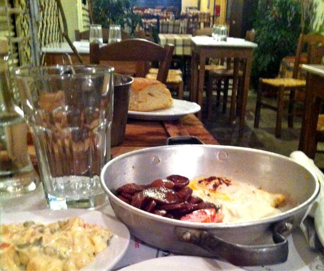 Karamanlidika-tsipouraki-apo-th-Naousa-kai-2-fetes-pastrami_3