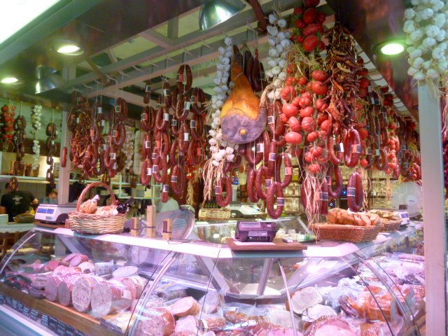 restaurant delicatessen Karamanlidika Atene Photo: grEAT